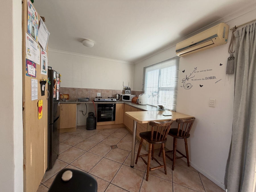 2 Bedroom Property for Sale in Gordons Bay Central Western Cape